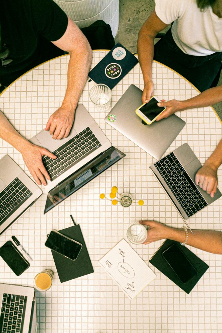 Team discussing strategy at a digital marketing agency in Salem